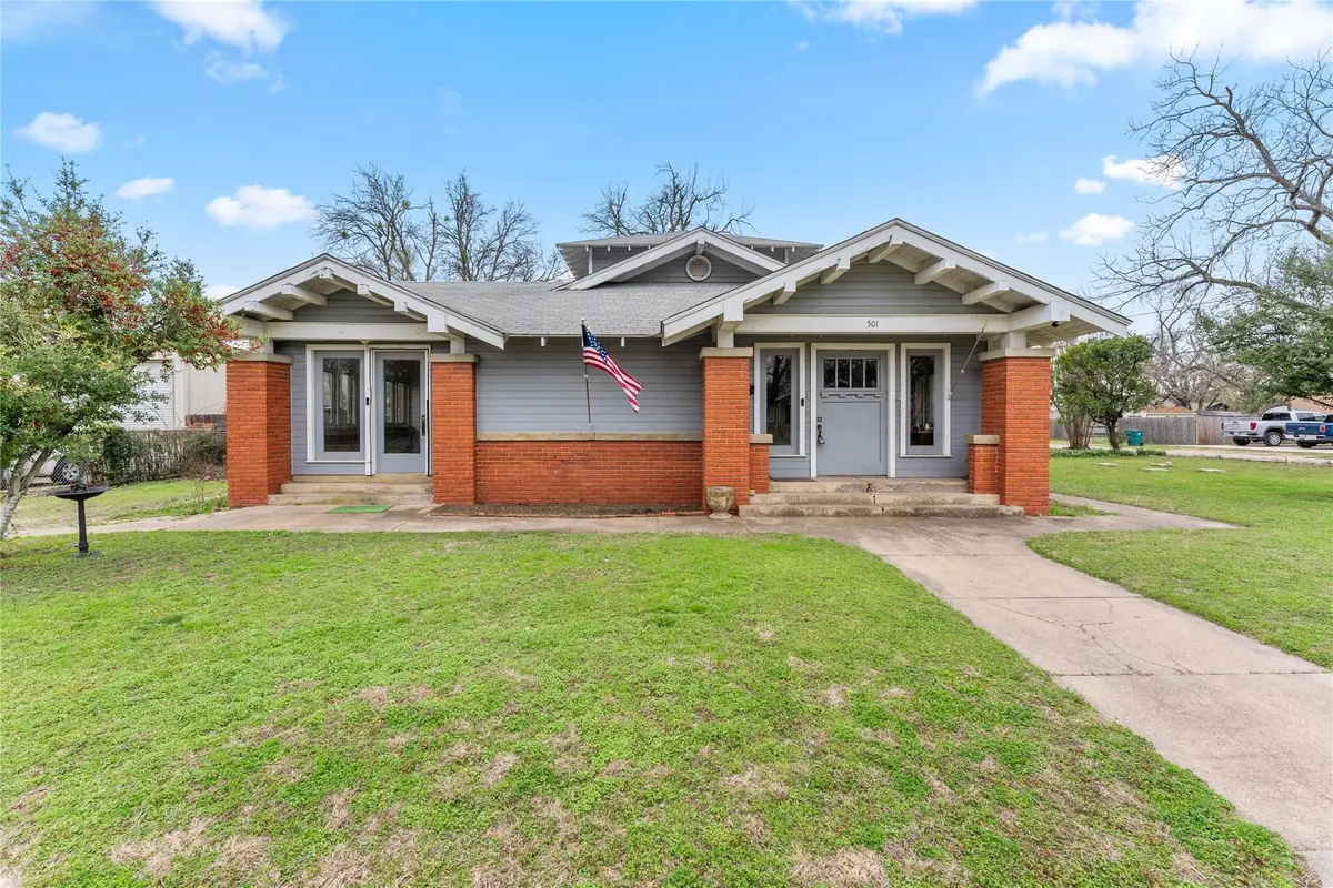 501 E 6th St, Cameron, TX 76520 - Image #1