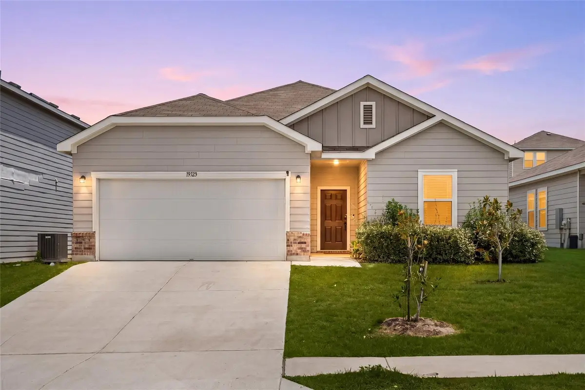 19325 Berringer Dr, Pflugerville, TX 78660 - #1
