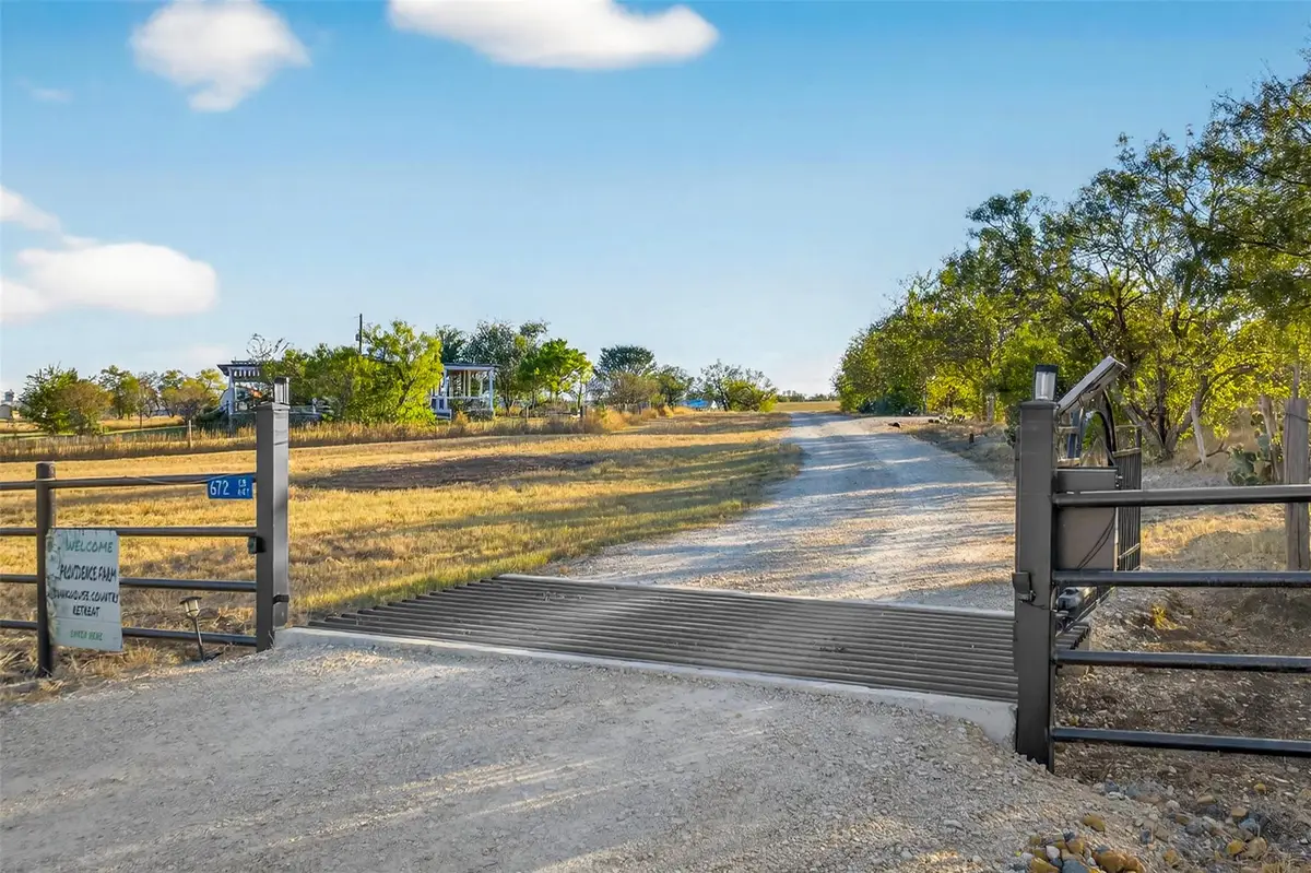 672 County Road 447, Waelder, TX 78959 - #1