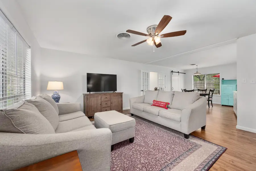 509 E 17th St, Georgetown, TX 78626 - #3