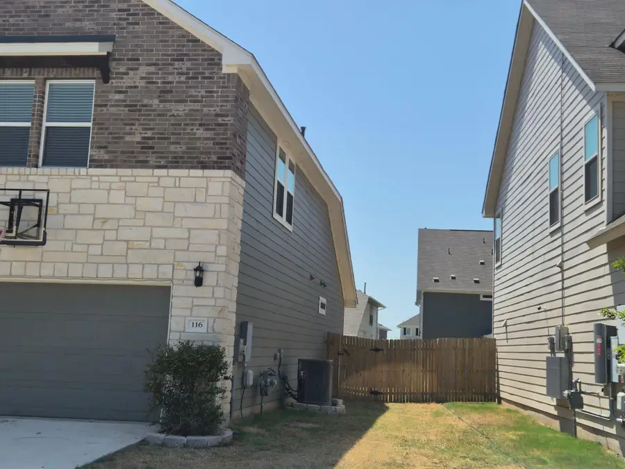 116 Lyrebird Ln, Hutto, TX 78634 - #2