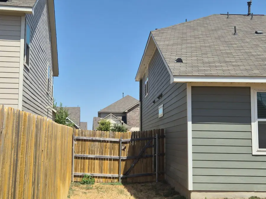 116 Lyrebird Ln, Hutto, TX 78634 - #3