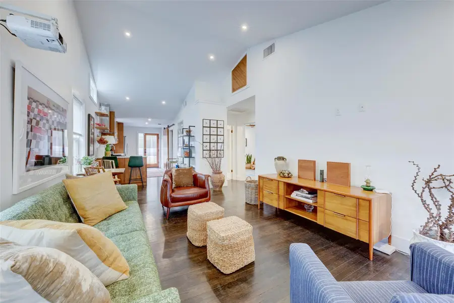 2306 Santa Maria St, Austin, TX 78702 - #3