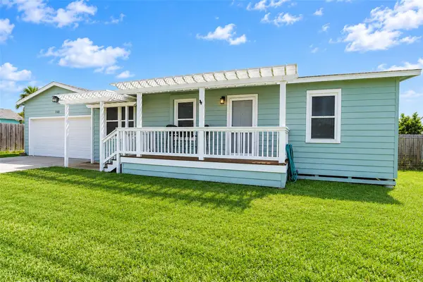 1322 Omohundro St, Rockport, TX 78382