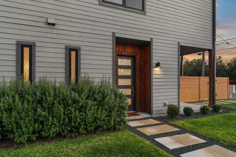 1116 Stobaugh St #A, Austin, TX 78757 - Image #2