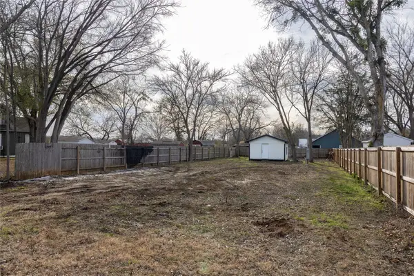 529 Giddings St, Lexington, TX 78947