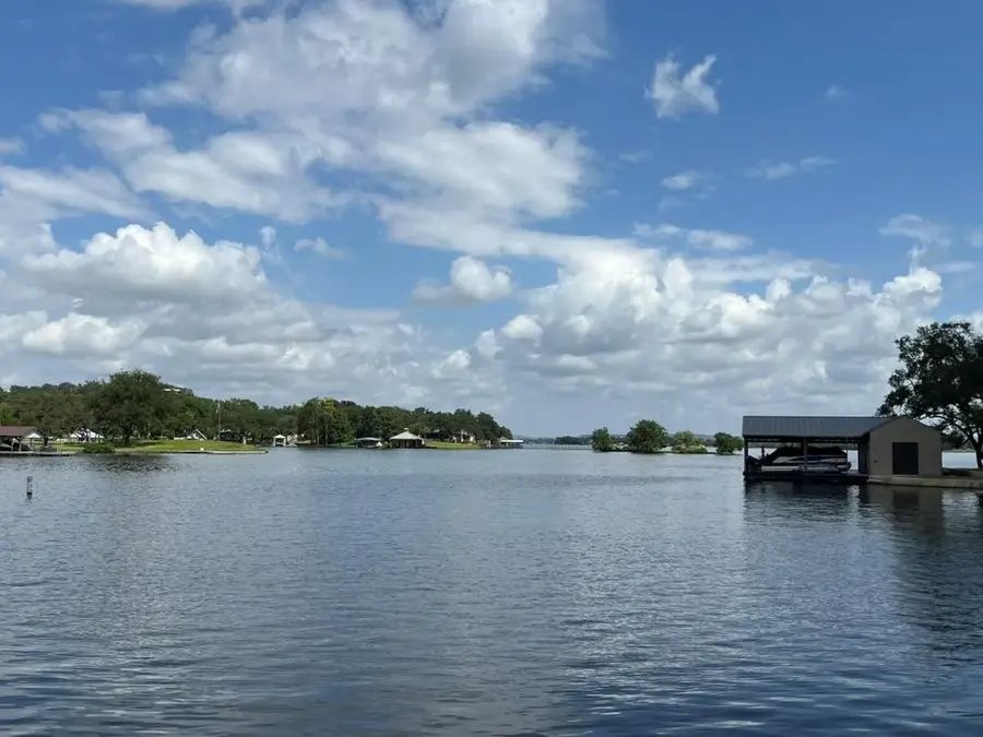 406 Lakeview Dr, Horseshoe Bay, TX 78657 - #3