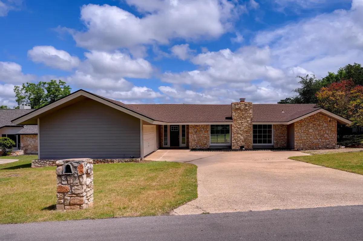 18 Country Ln, Wimberley, TX 78676 - #1