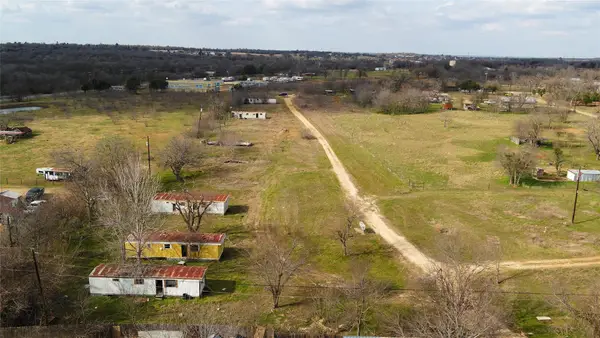 915 San Gabriel St, Rockdale, TX 76567