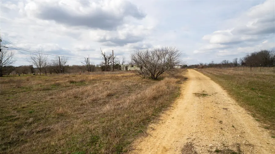 915 San Gabriel St, Rockdale, TX 76567 - #3