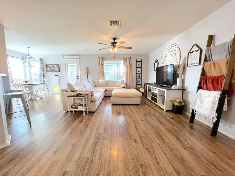 2204 Brewers Pl, Taylor, TX 76574 - #2