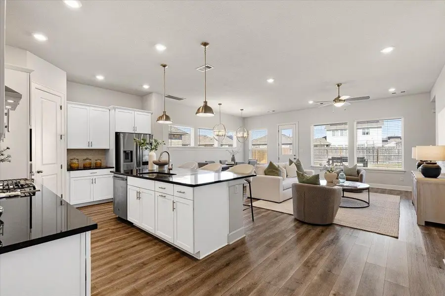 908 Knowles Dr, Hutto, TX 78634 - Image #3