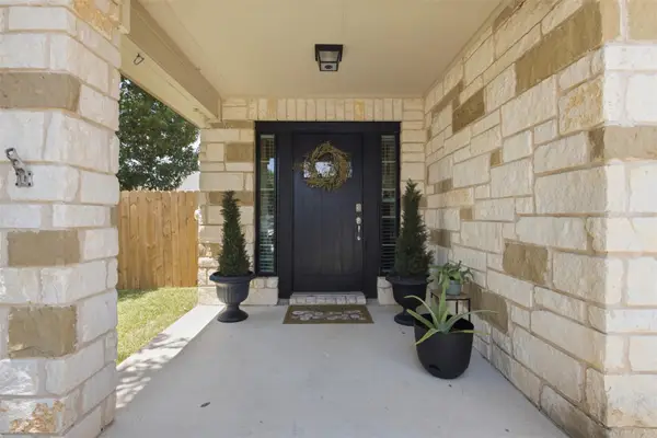 1617 Sunflower St, Lockhart, TX 78644