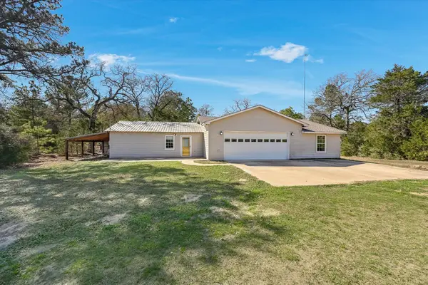 203 Pathfinders Way, Smithville, TX 78957
