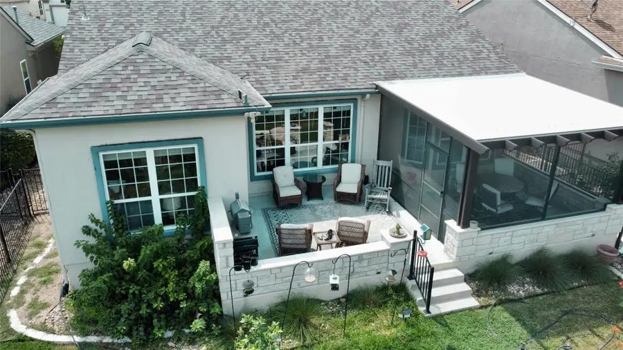 306 Cobalt Cv, Georgetown, TX 78633 - Image #2