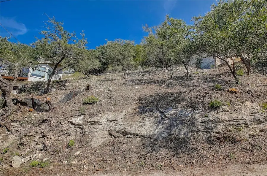 13908 Skyline Dr, Austin, TX 78732 - Image #3