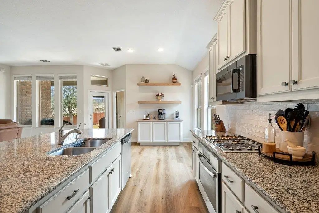 18517 Deleon Bayou Ln, Austin, TX 78738 - #1