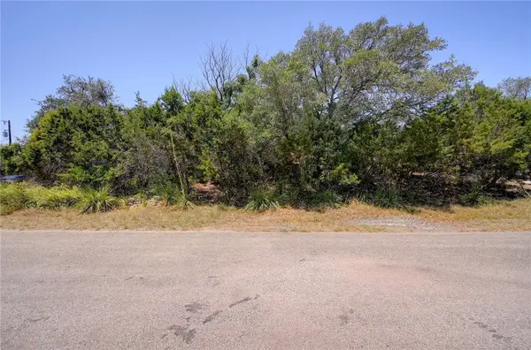 135 Mountainview Dr, Canyon Lake, TX 78133