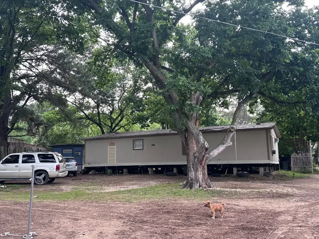 133 Horseshoe Dr, Bastrop, TX 78602 - #1