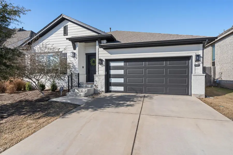 607 Mangold Dr, Hutto, TX 78634 - #2