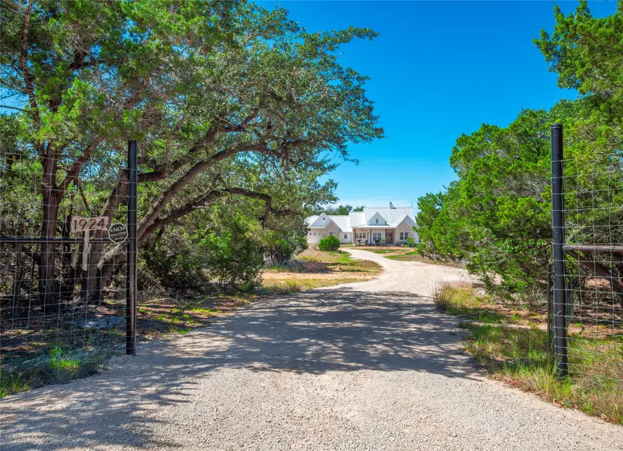 1924 Pursley Rd, Dripping Springs, TX 78620 - #3