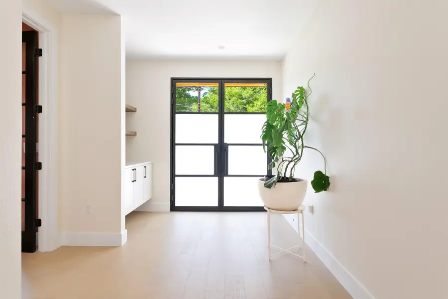 2201 E 16th St, Austin, TX 78702 - #3