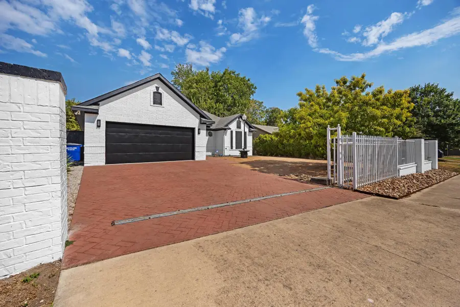 10901 Parkfield Dr, Austin, TX 78758 - #2