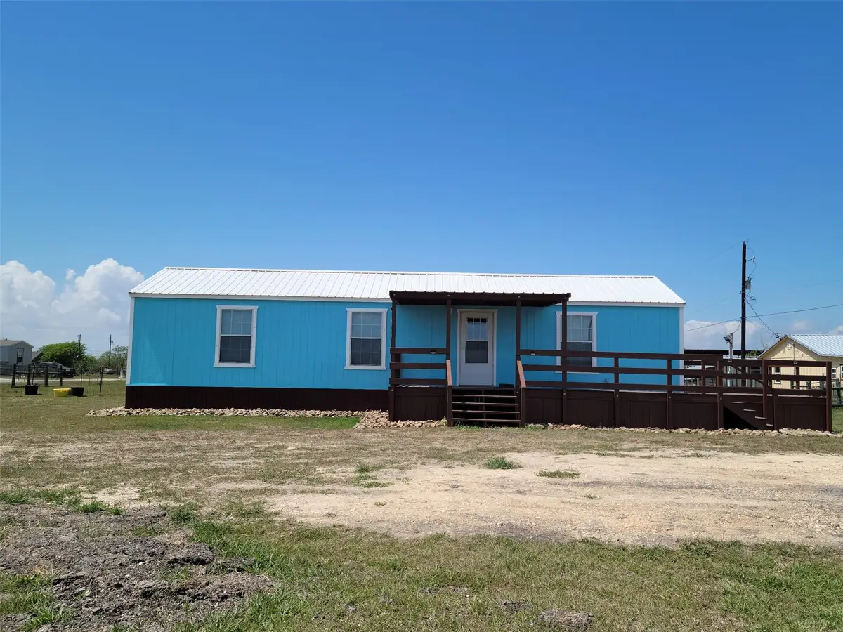 1102 Toledo St, Seadrift, TX 77983 - #1