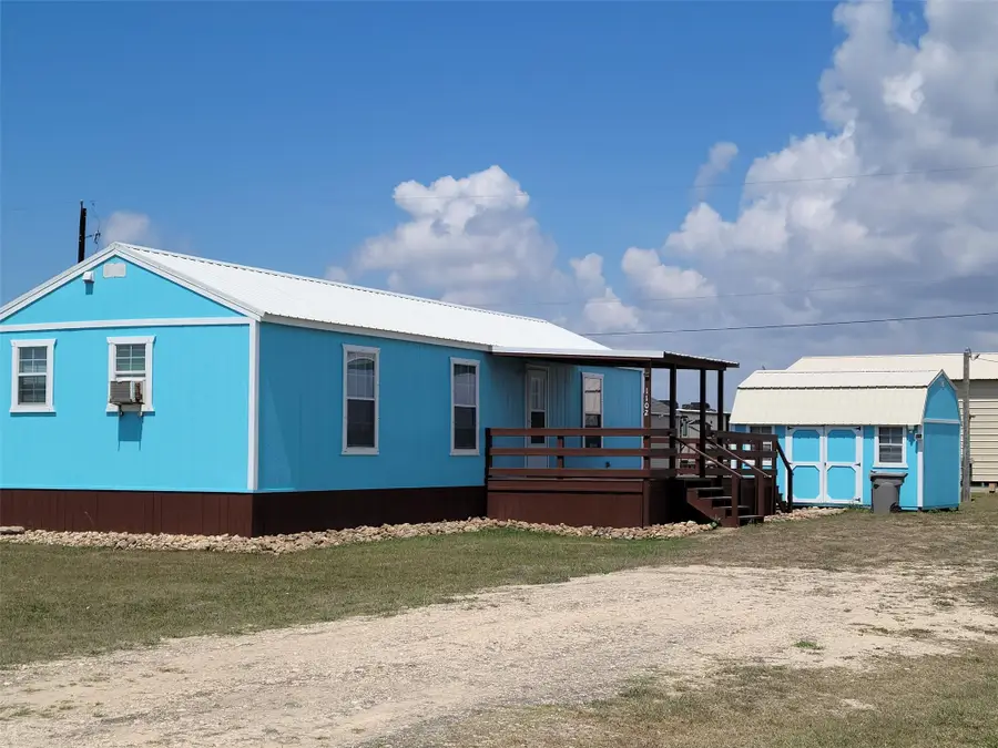 1102 Toledo St, Seadrift, TX 77983 - #3