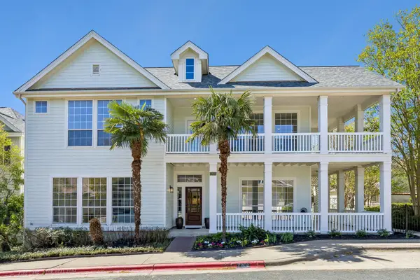 2800 Kinney Oaks Ct, Austin, TX 78704