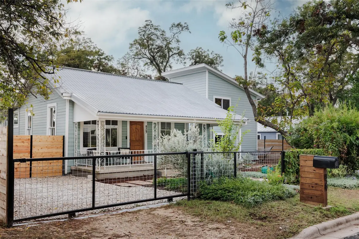 829 Gullett St, Austin, TX 78702 - Image #1