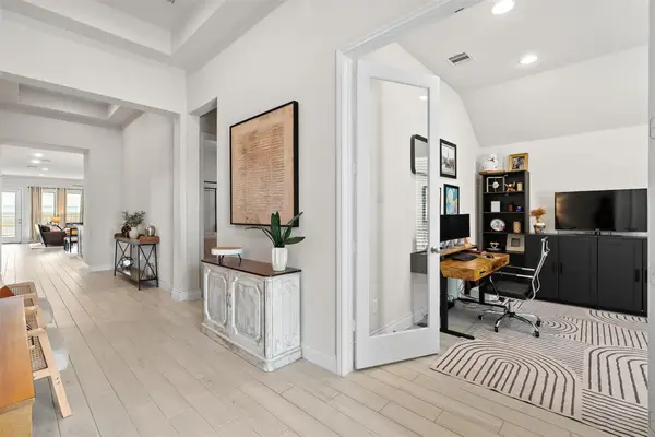 512 Monrovia Ct, Liberty Hill, TX 78642