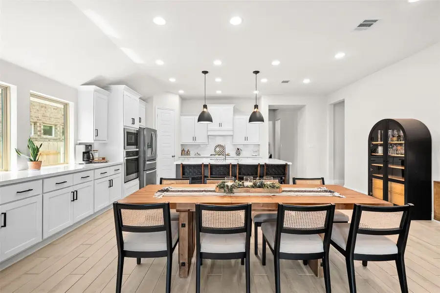 512 Monrovia Ct, Liberty Hill, TX 78642 - Image #2