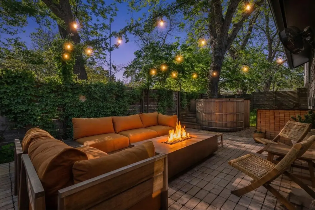 2500 E 3rd St #B, Austin, TX 78702 - #1