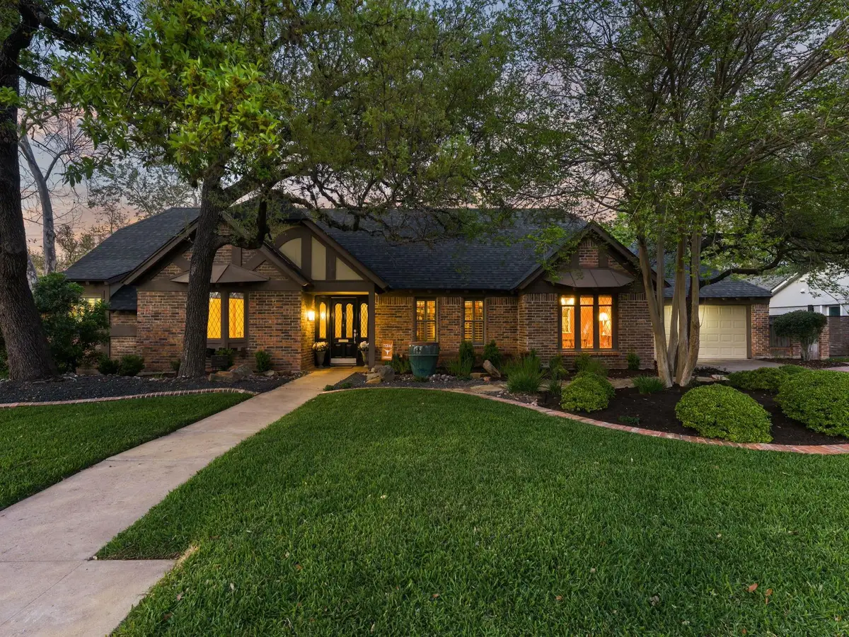 4216 Tallowood Dr, Austin, TX 78731 - #1