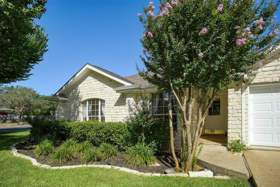 9134 Edwardson Ln, Austin, TX 78749 - Image #2