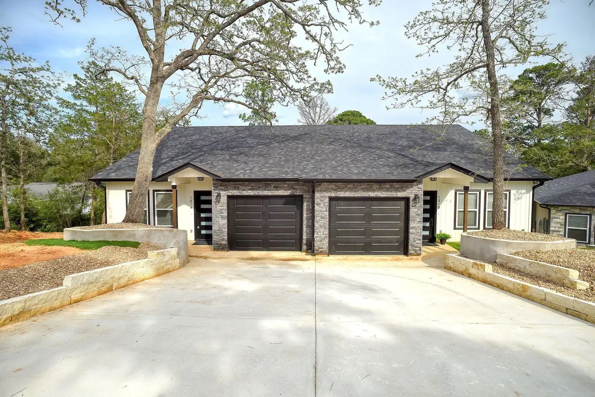 121 S Kanaio Dr, Bastrop, TX 78602 - #1