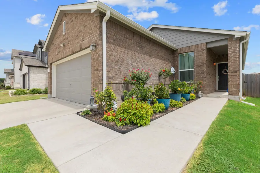 237 Benmyrtle Trl, Georgetown, TX 78626 - Image #2