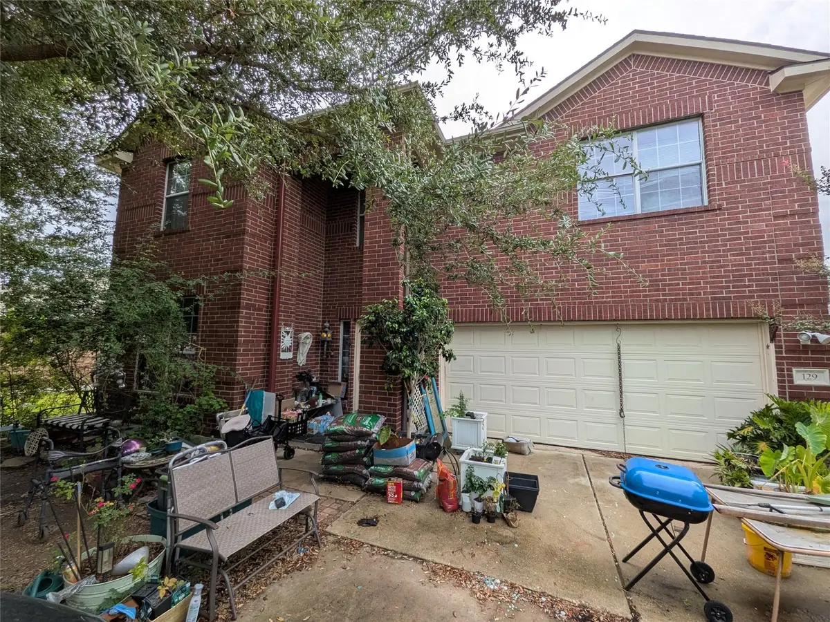 129 Hanstrom Dr, Hutto, TX 78634 - #1