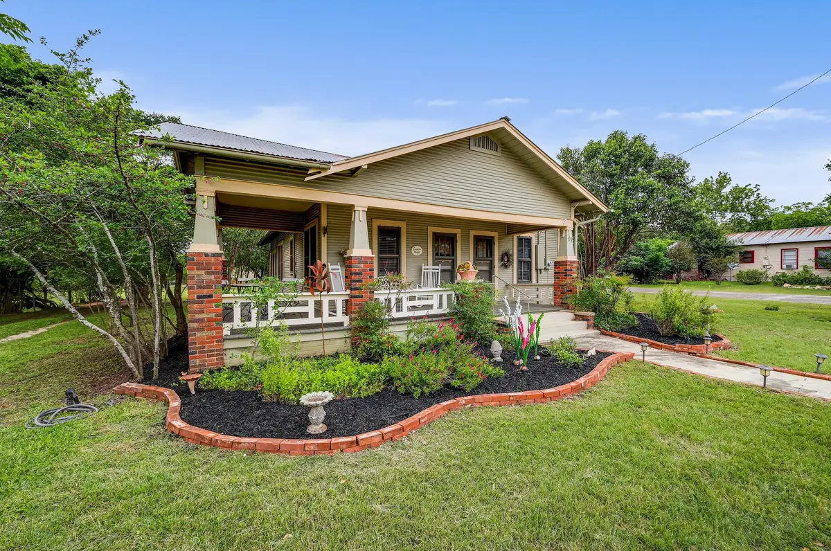 719 Elm St, Blanco, TX 78606 - #1