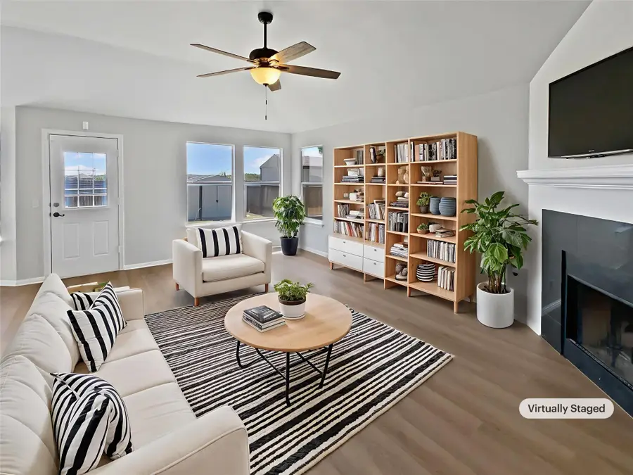 404 Stewart Dr, Hutto, TX 78634 - Image #2