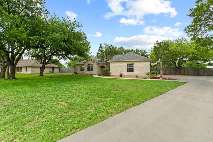 303 Pin Oak Ct, Mountain City, TX 78610 - #3