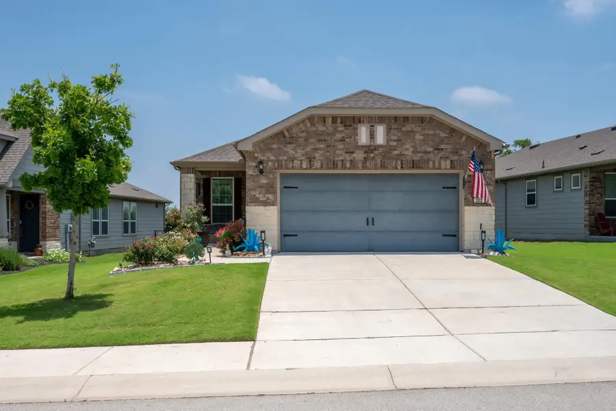 202 Yorktown St, Georgetown, TX 78633 - #2