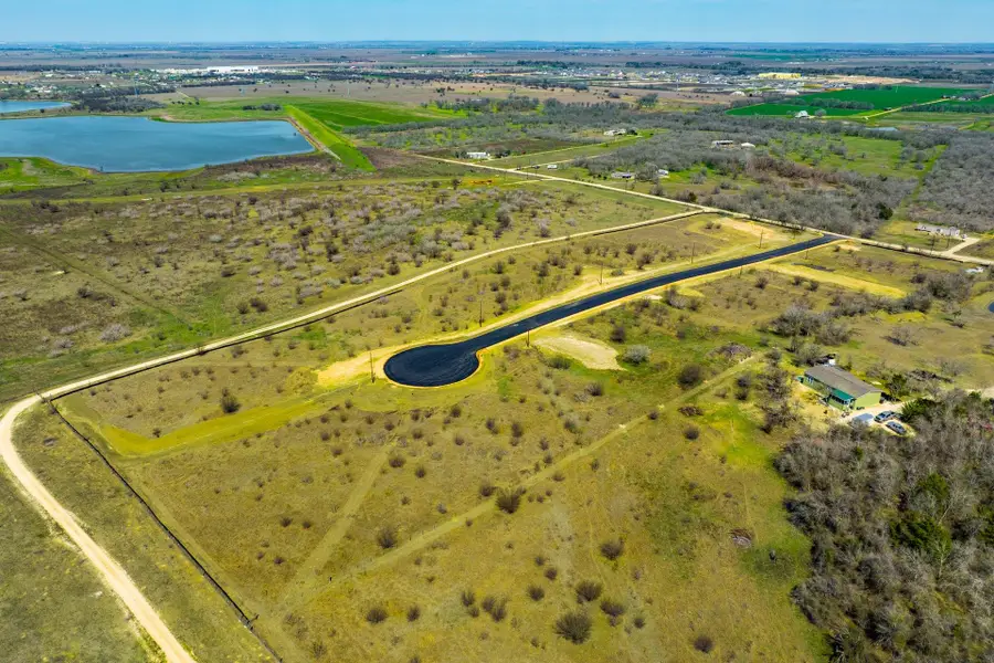 211 Sage Hills Dr, Lockhart, TX 78644 - #2