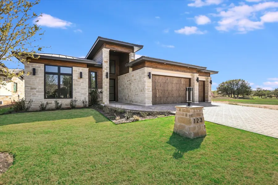 123 Azalea Loop, Horseshoe Bay, TX 78657 - Image #2