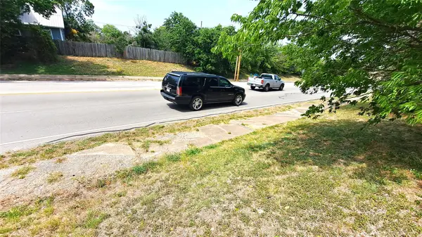 318 Burkett St, Taylor, TX 76574