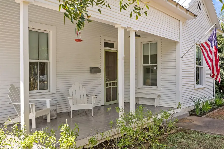303 W College St, Fredericksburg, TX 78624 - #3