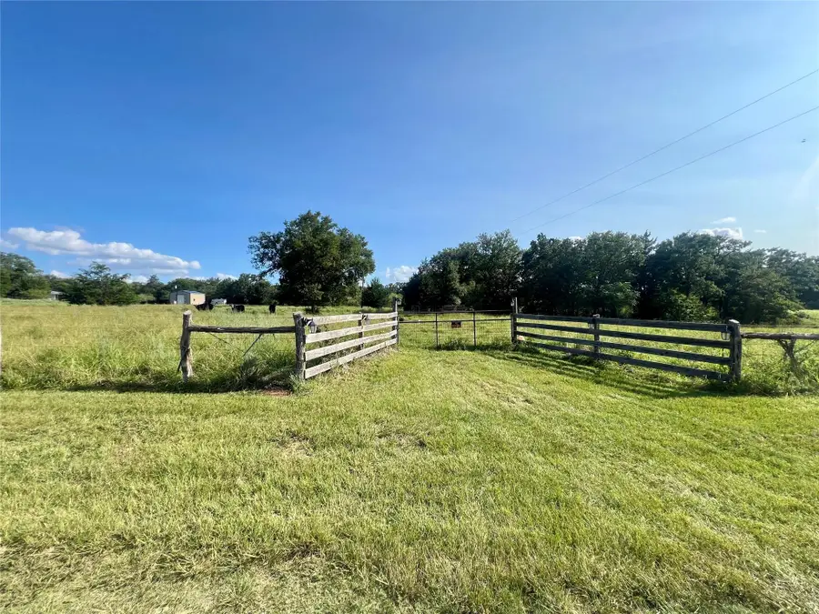 1142 Private Road 7039, Lexington, TX 78947 - Image #2