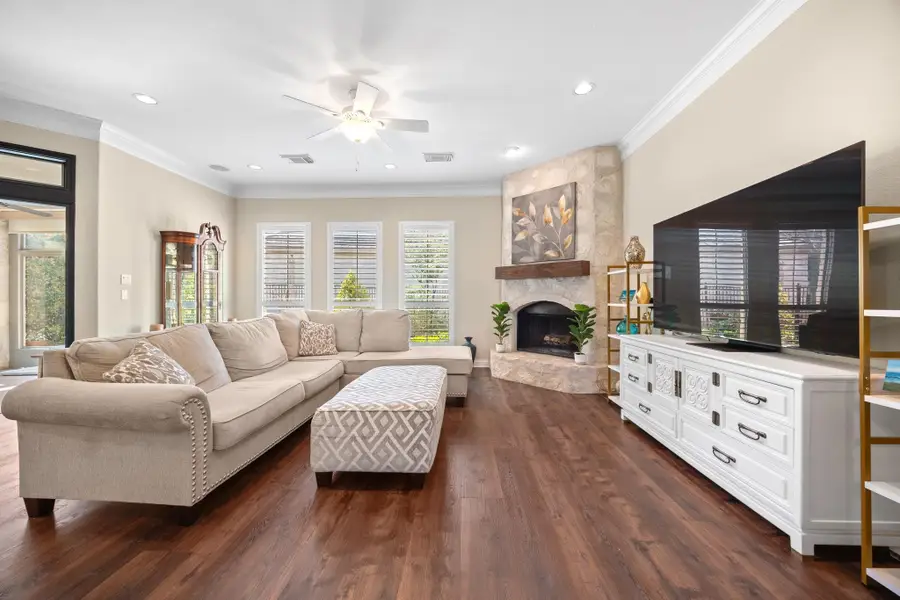 4 Hightrail Way, The Hills, TX 78738 - #2