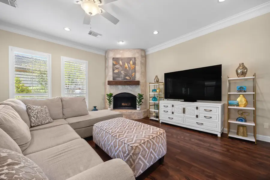 4 Hightrail Way, The Hills, TX 78738 - #3